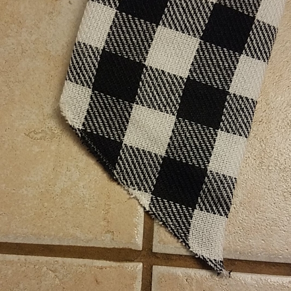 New Traditions black and white plaid oversized bow - Picture 4 of 7